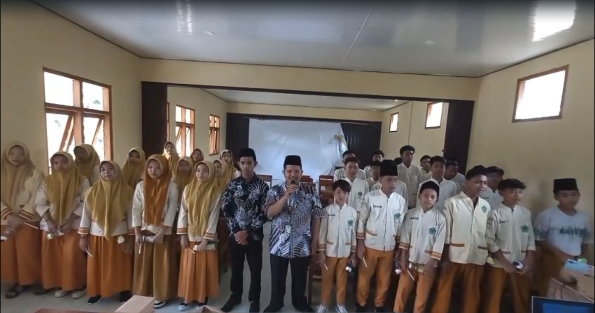 Sosialisasi Penerimaan Murid Baru Madrasah (PMBM) MA Al-Falah TA 2026/2027 di MTs Al-Falah.