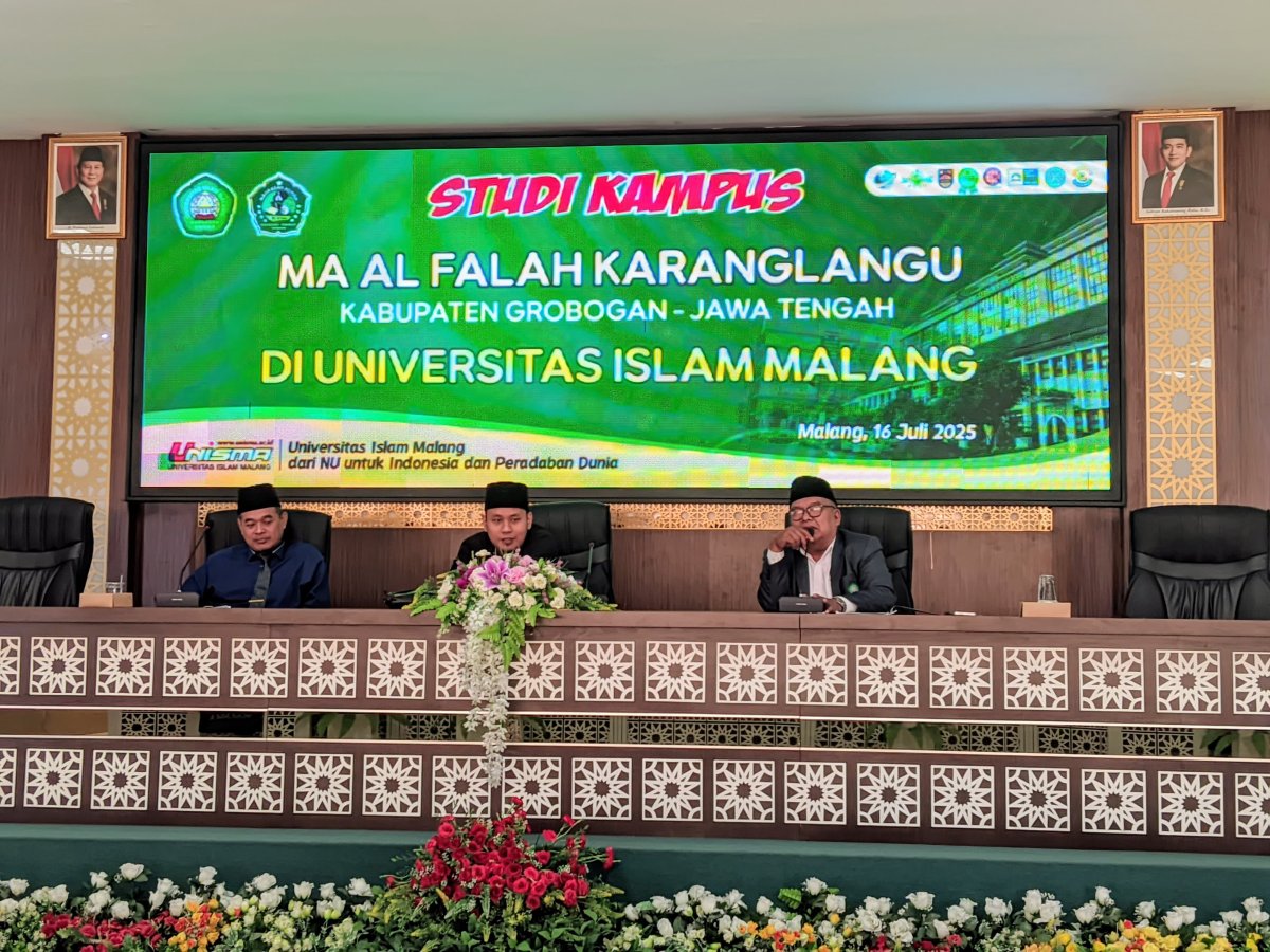 Pengenalan siswa MA AL-FALAH ke jenjang pendidikan tinggi dalam kegiatan Goes to Campus di Kampus UNISMA Malang.